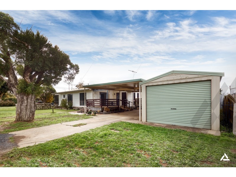 2 Fairchild Street, Drouin VIC 3818