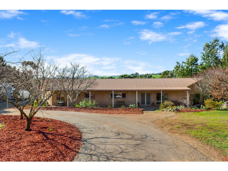 18 Greenland Drive, Drouin VIC 3818