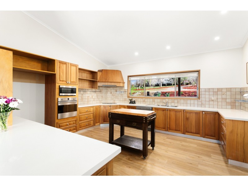 18 Greenland Drive, Drouin VIC 3818