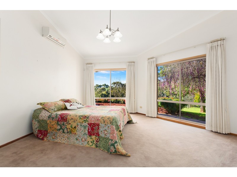 18 Greenland Drive, Drouin VIC 3818