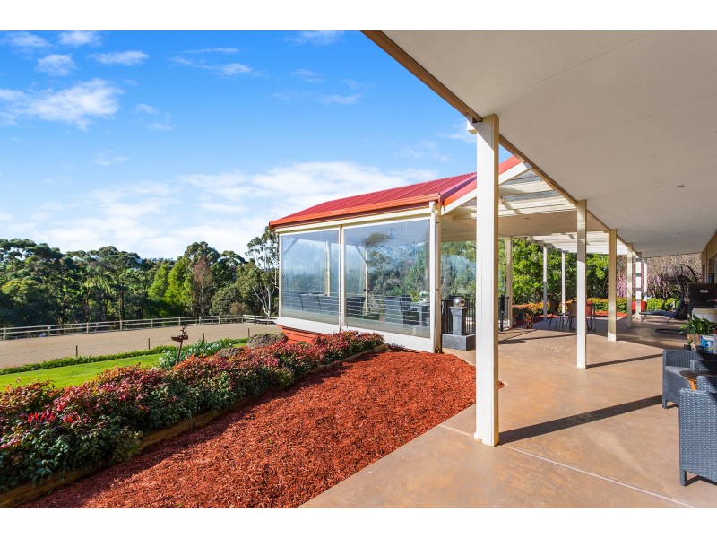 18 Greenland Drive, Drouin VIC 3818