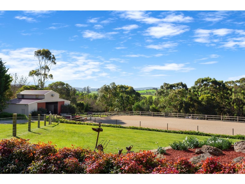 18 Greenland Drive, Drouin VIC 3818