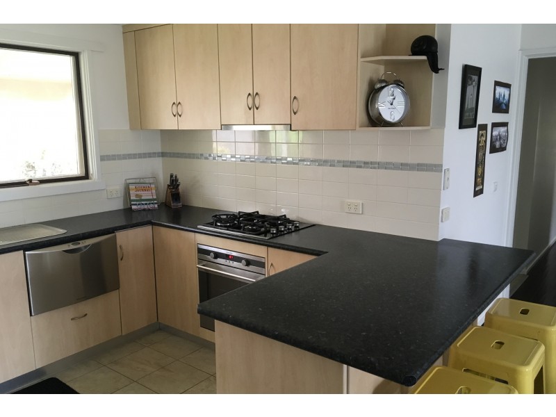 10 McCulloch Avenue, Warragul VIC 3820