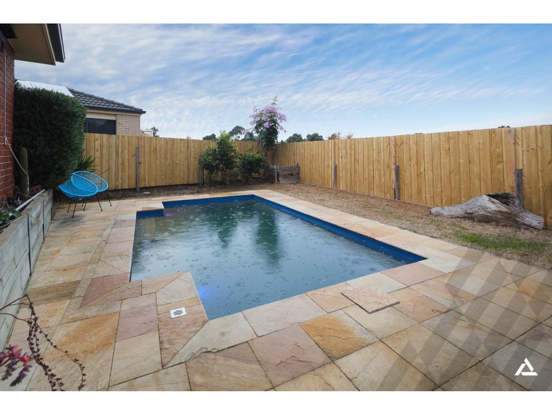 12 Palm Square, Drouin VIC 3818
