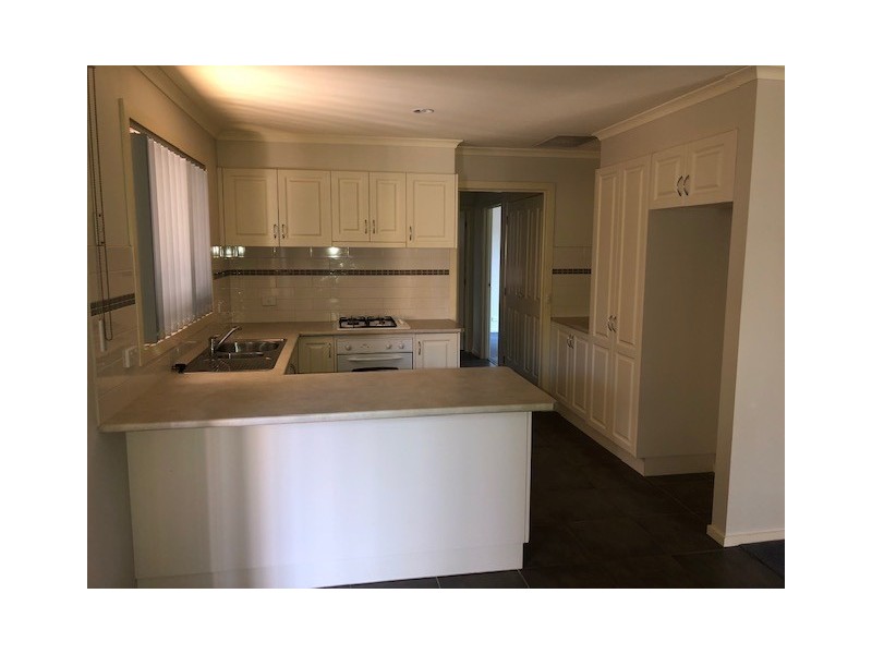 1/11 Calway Street, Drouin VIC 3818