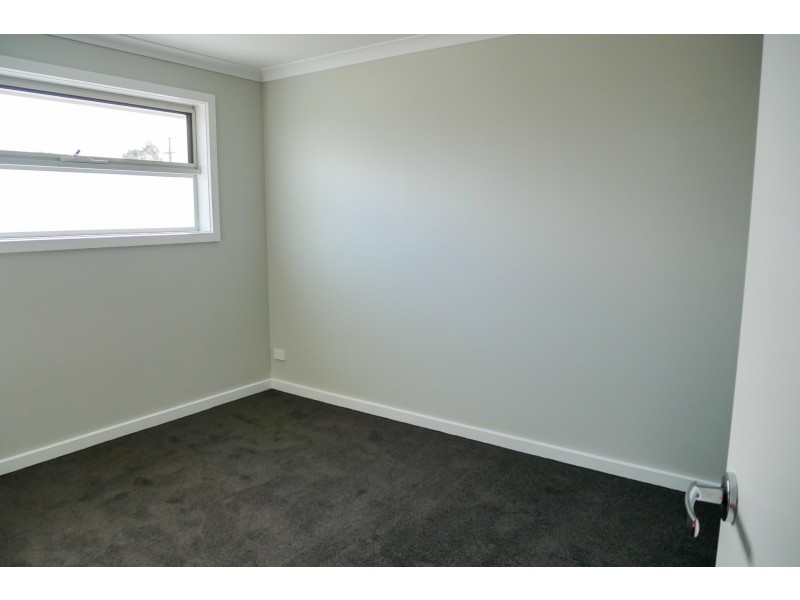 10 Kirkstall Close, Garfield VIC 3814