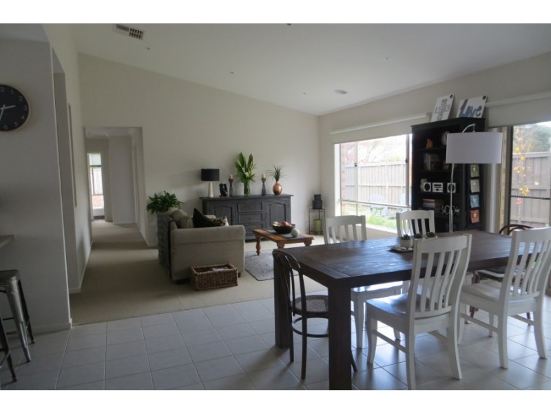 195 Twin Ranges Drive, Warragul VIC 3820