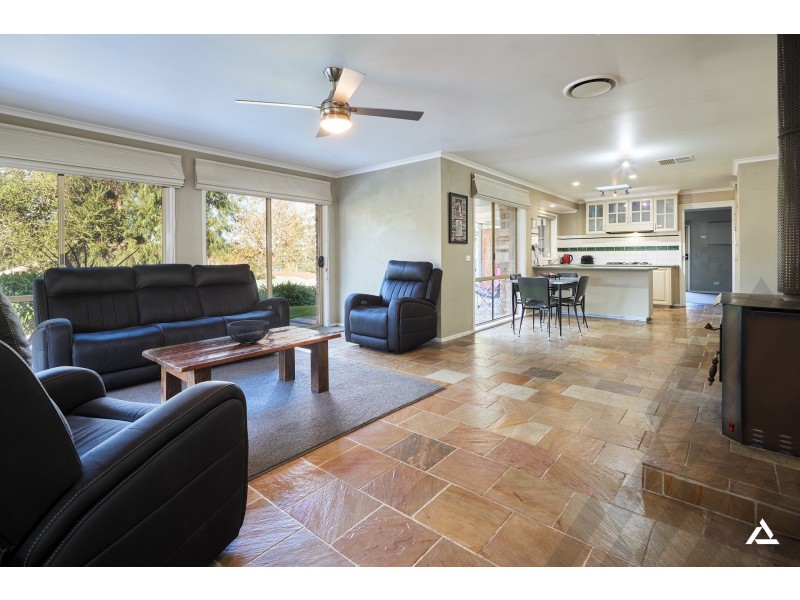 8 Bright Court, Drouin VIC 3818