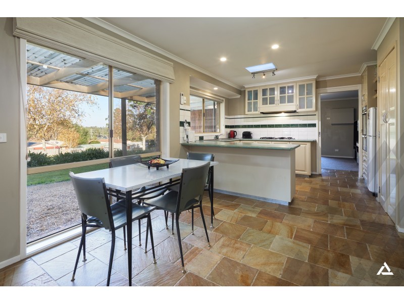 8 Bright Court, Drouin VIC 3818