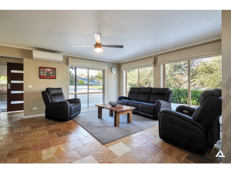 8 Bright Court, Drouin VIC 3818