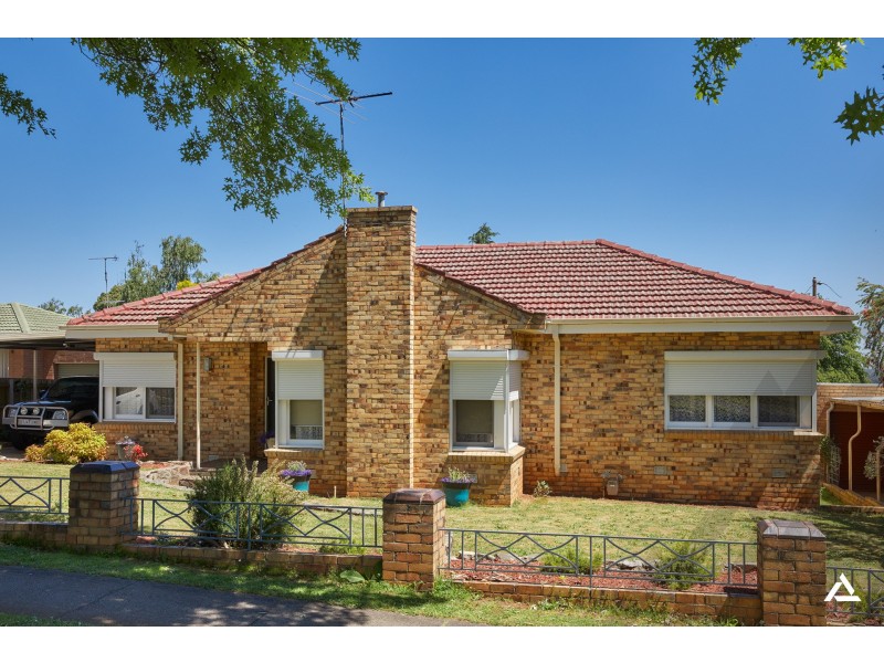4 Armstrong Avenue, Drouin VIC 3818
