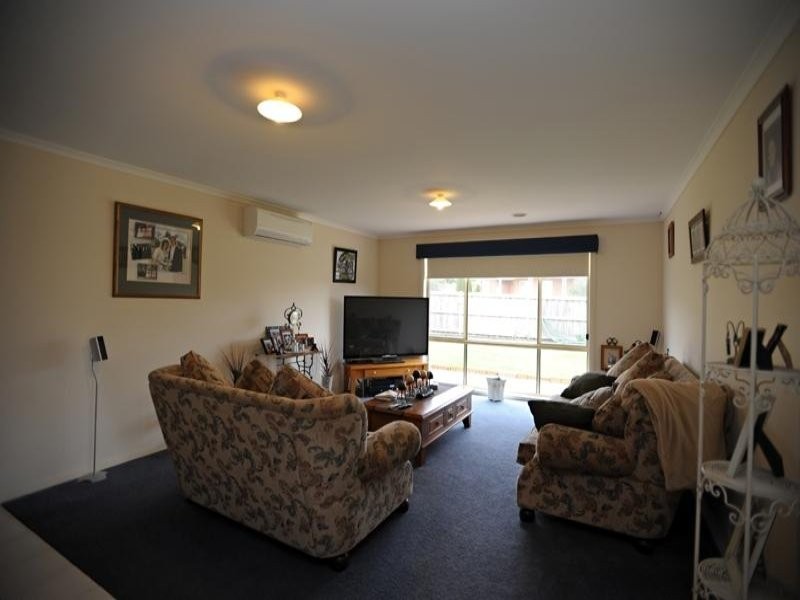 16 Hamilton Drive, Warragul VIC 3820