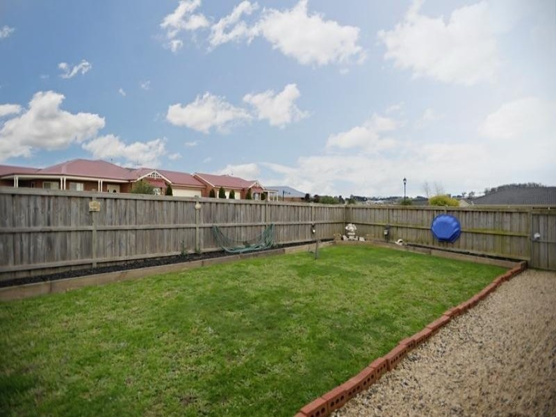 16 Hamilton Drive, Warragul VIC 3820