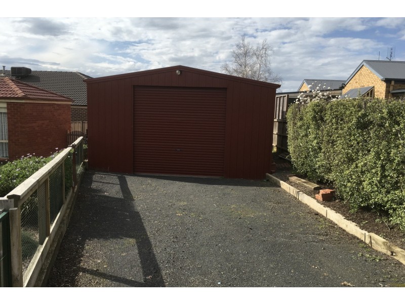 16 Hamilton Drive, Warragul VIC 3820