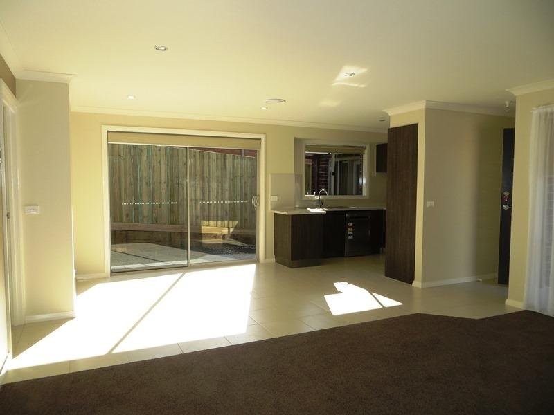 2/77 Burke Street, Warragul VIC 3820