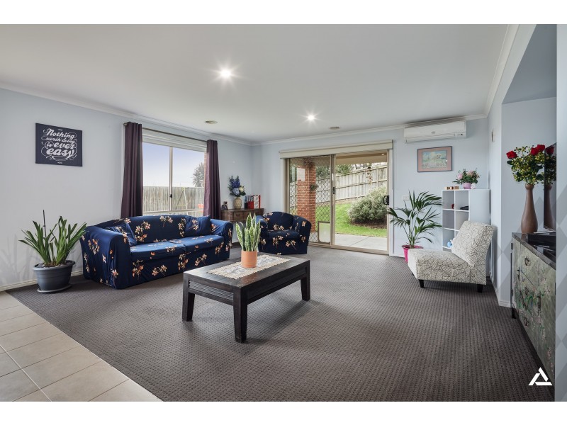 9 Wordsworth Court, Drouin VIC 3818