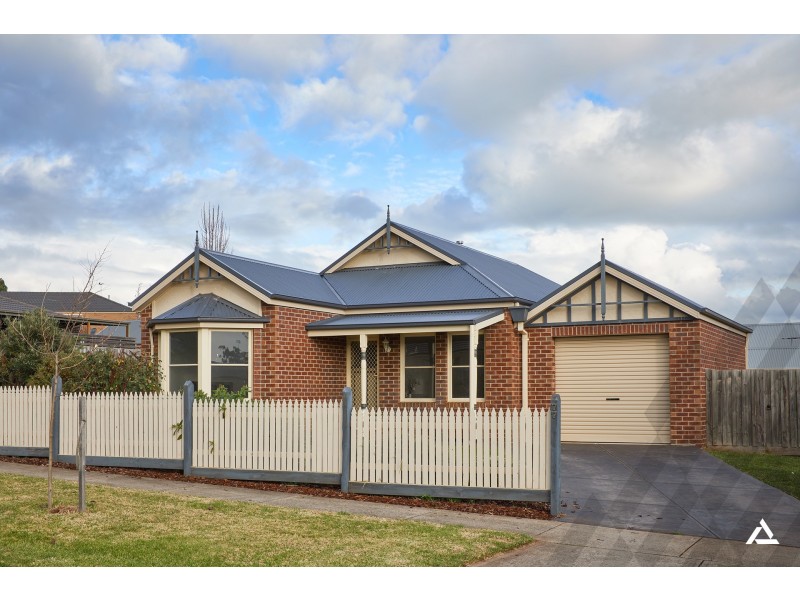 77 Cook Street, Drouin VIC 3818