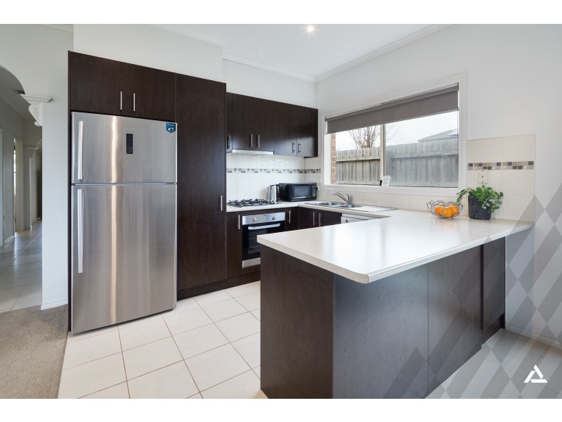 77 Cook Street, Drouin VIC 3818