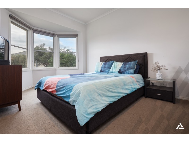 77 Cook Street, Drouin VIC 3818