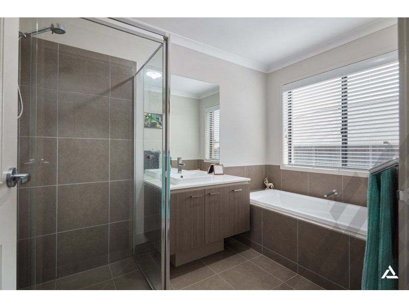 114 Bexley Boulevard, Drouin VIC 3818