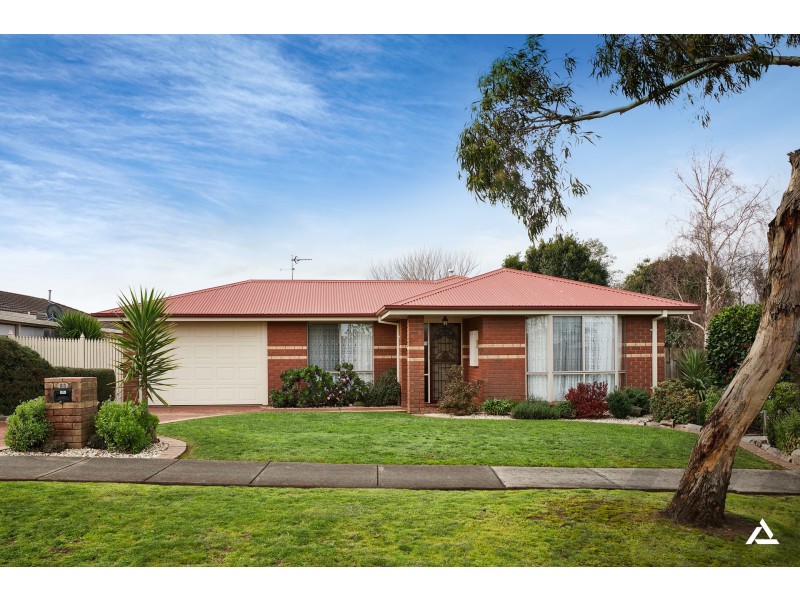 25 Outlook Drive, Drouin VIC 3818
