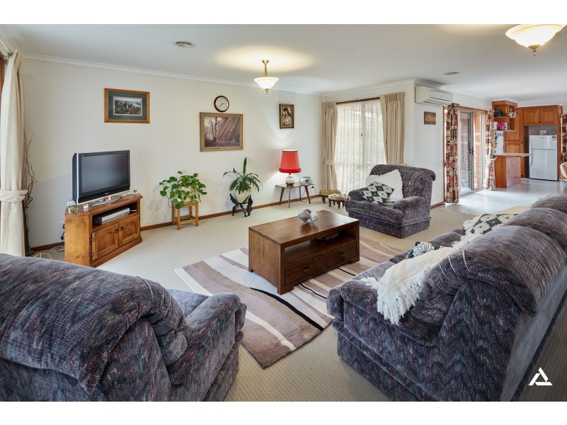 25 Outlook Drive, Drouin VIC 3818