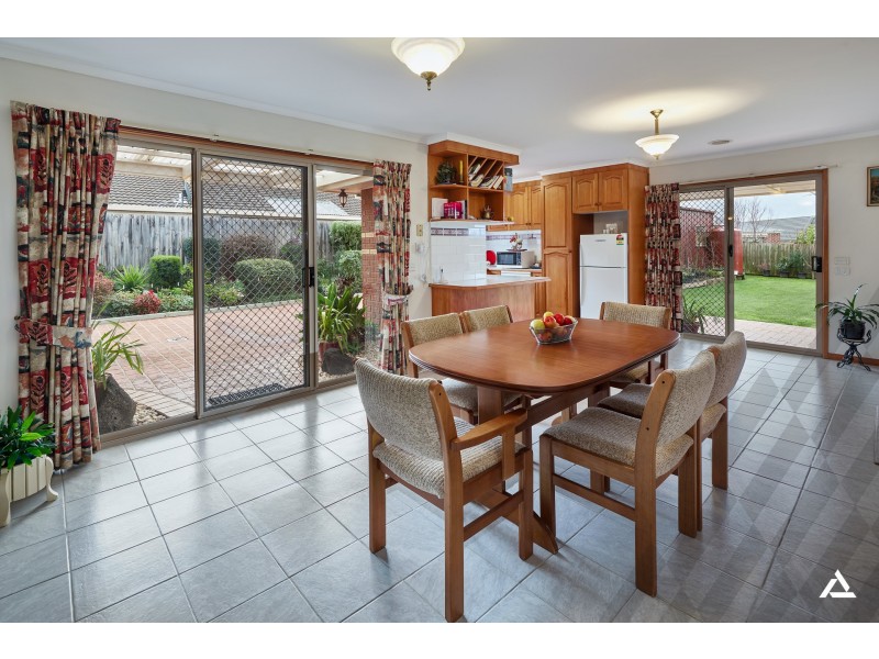 25 Outlook Drive, Drouin VIC 3818