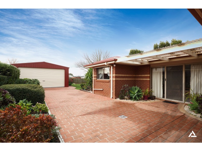 25 Outlook Drive, Drouin VIC 3818