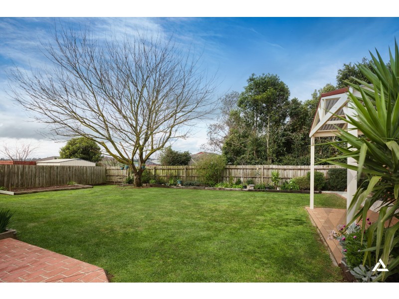 25 Outlook Drive, Drouin VIC 3818