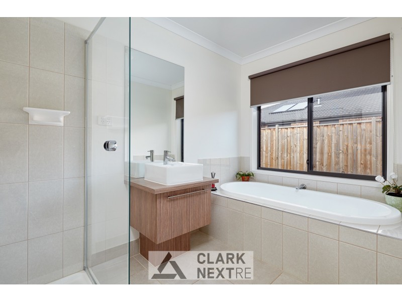 39 Empire Avenue, Drouin VIC 3818