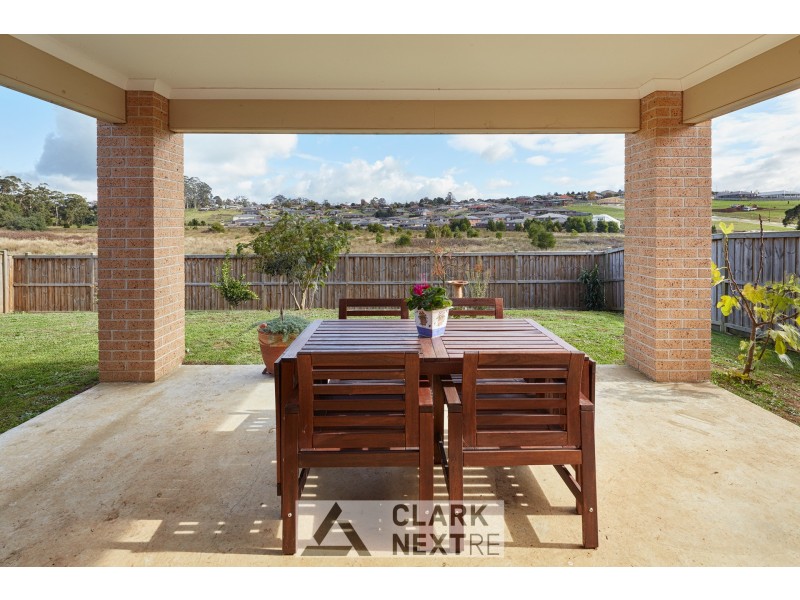 39 Empire Avenue, Drouin VIC 3818