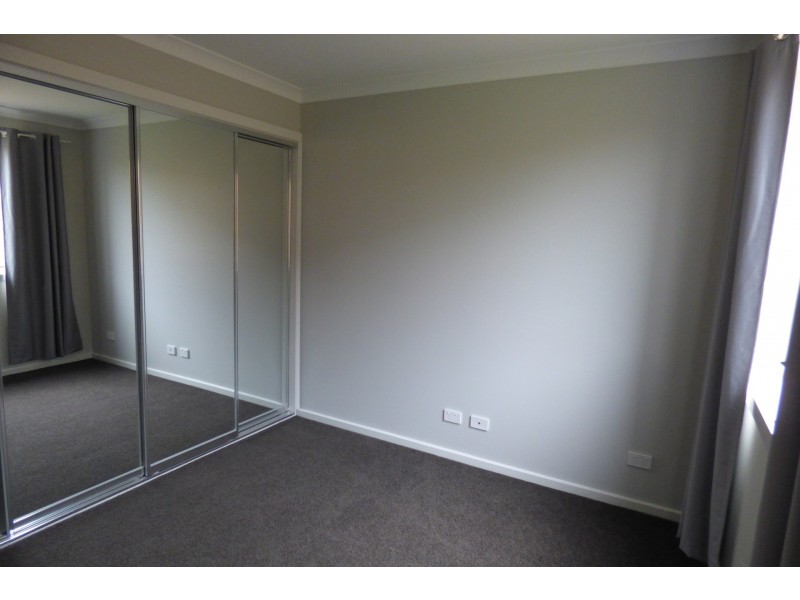 11 Chaucer Way, Drouin VIC 3818