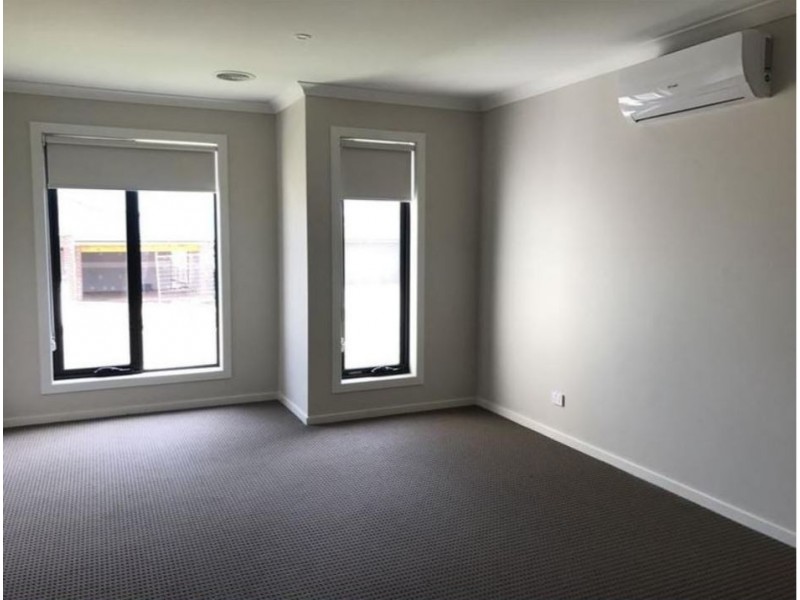 44 Timbertop Crescent, Drouin VIC 3818