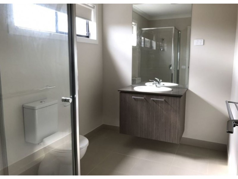 44 Timbertop Crescent, Drouin VIC 3818