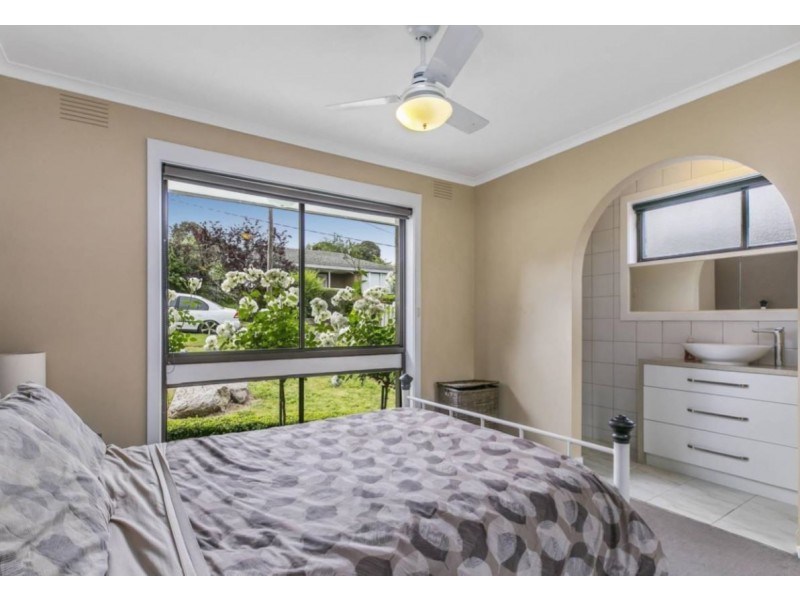 12 Valley View Street, Warragul VIC 3820