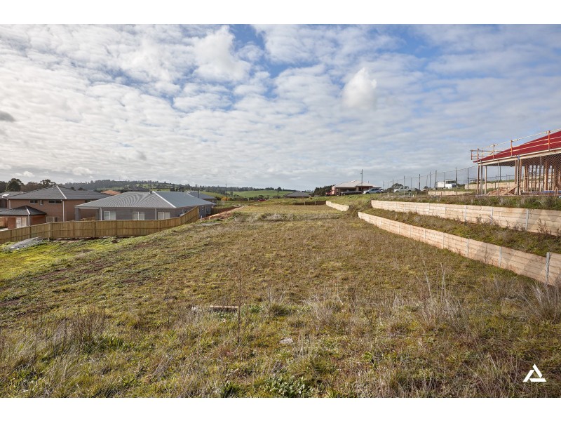 17 Thames Avenue, Drouin VIC 3818