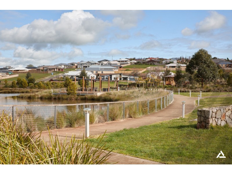 17 Thames Avenue, Drouin VIC 3818