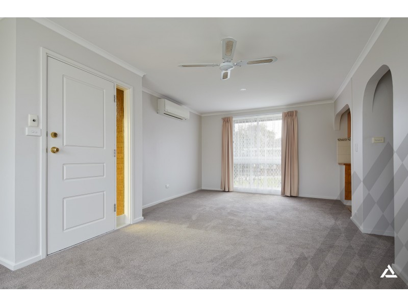 1/2 Evans Street, Trafalgar VIC 3824