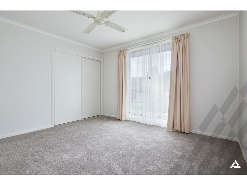 1/2 Evans Street, Trafalgar VIC 3824
