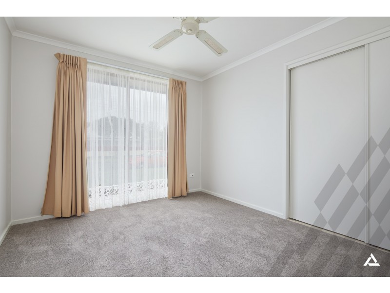 1/2 Evans Street, Trafalgar VIC 3824