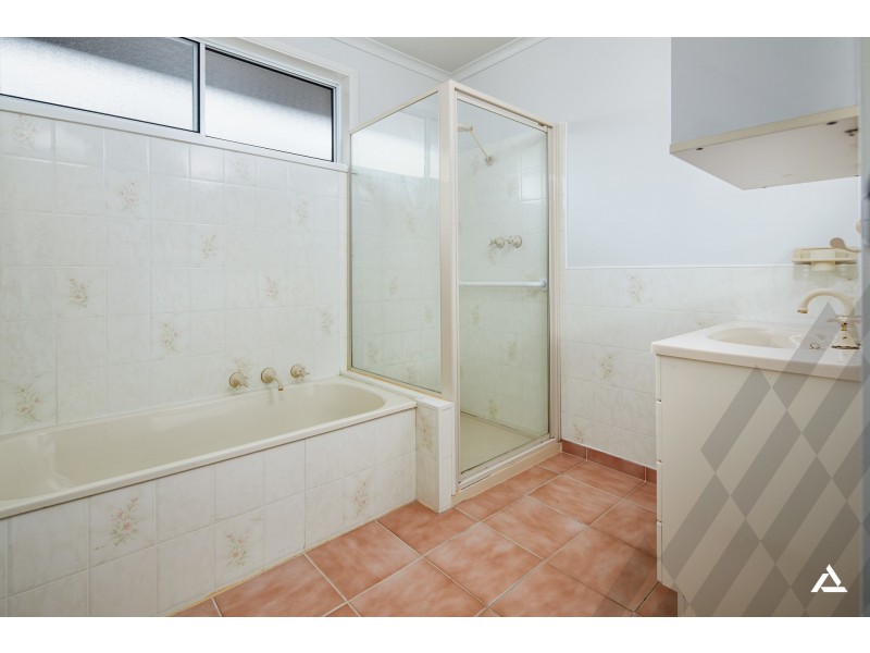 1/2 Evans Street, Trafalgar VIC 3824