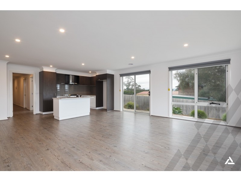1/6 Oddy Street, Drouin VIC 3818