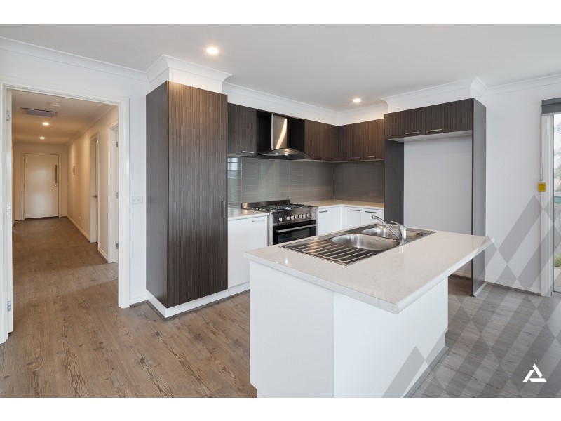 1/6 Oddy Street, Drouin VIC 3818
