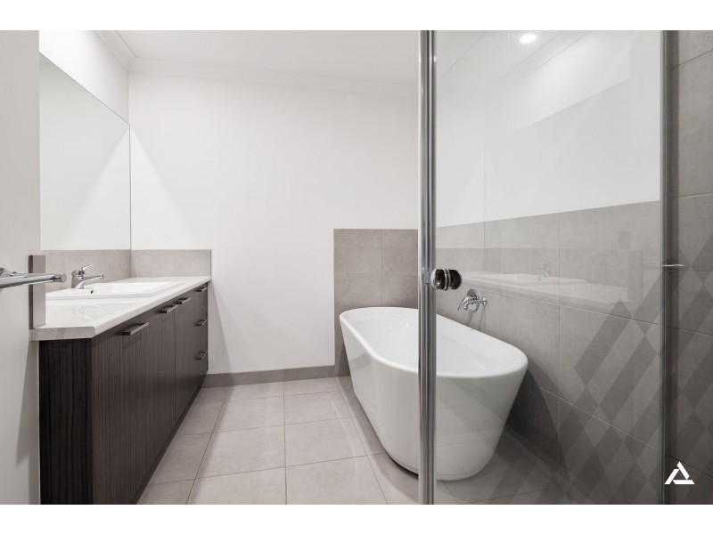 1/6 Oddy Street, Drouin VIC 3818