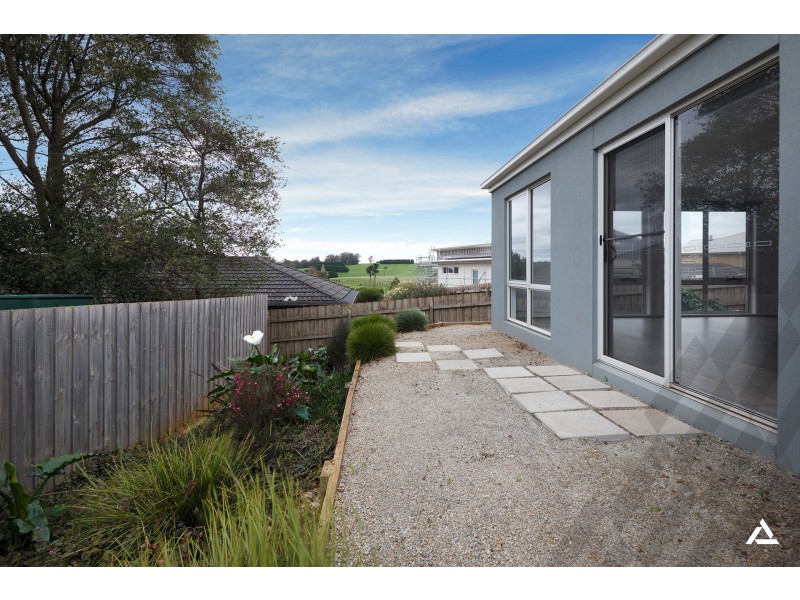 1/6 Oddy Street, Drouin VIC 3818