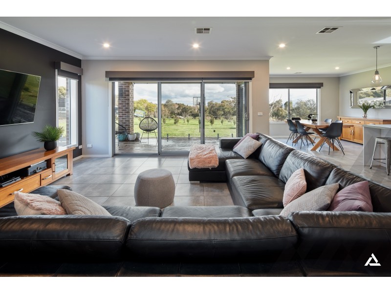 922 Princes Way, Drouin VIC 3818