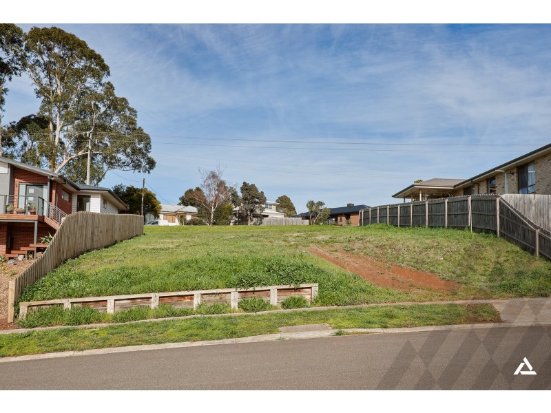 12 Aaron Court, Drouin VIC 3818