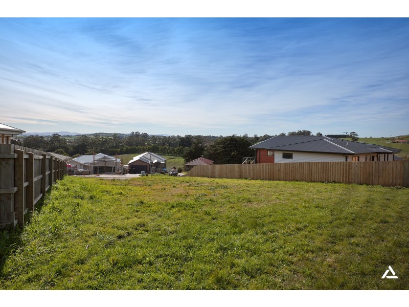 12 Aaron Court, Drouin VIC 3818
