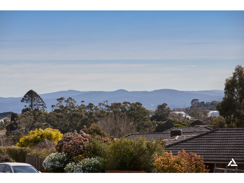 12 Aaron Court, Drouin VIC 3818
