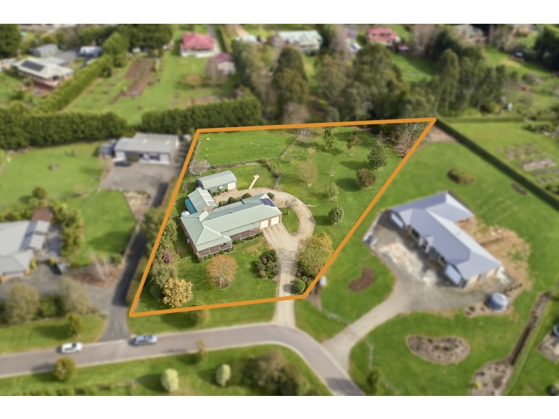 7 Huntingdon Court, Drouin VIC 3818